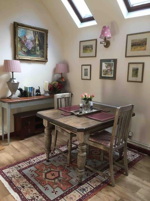 The Grooms Loft Self Contained Apartment Milton Abbas Exteriér fotografie