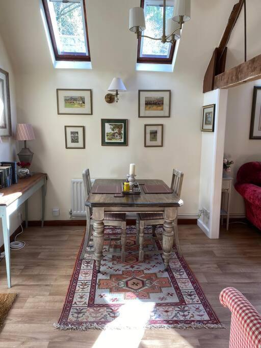 The Grooms Loft Self Contained Apartment Milton Abbas Exteriér fotografie