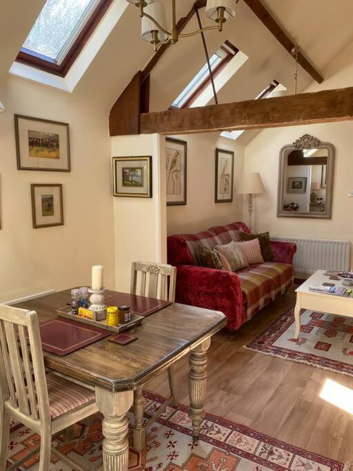 The Grooms Loft Self Contained Apartment Milton Abbas Exteriér fotografie