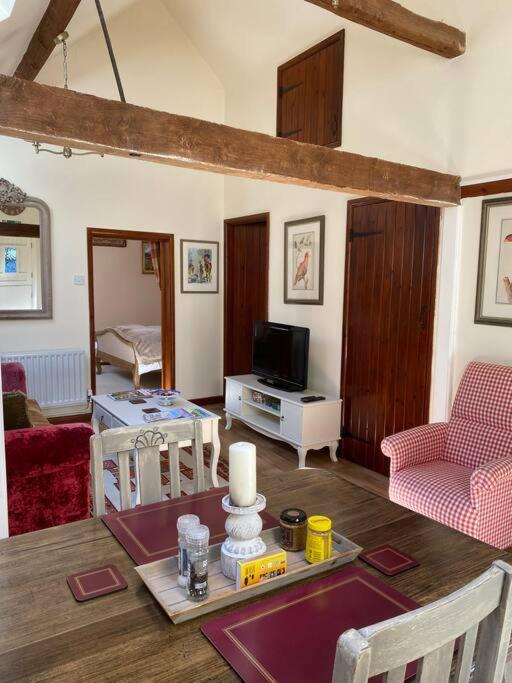 The Grooms Loft Self Contained Apartment Milton Abbas Exteriér fotografie