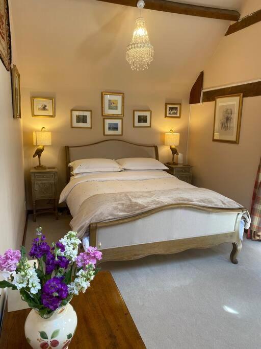The Grooms Loft Self Contained Apartment Milton Abbas Exteriér fotografie